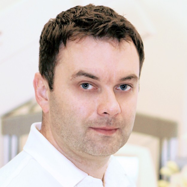 Dr Maciej Rogala, kosmetolog