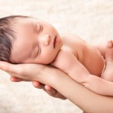 Czternaście tygodni urlopu macierzyńskiego to minimum, jakie matka musi wykorzystać na opiekę nad dzieckiem   