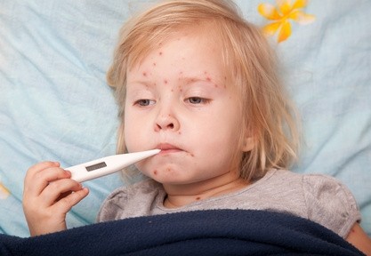 Odra nie jest niegroźną chorobą wieku dziecięcego! Powikłania po niej są groźne.  