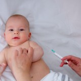 Trzecią dawkę szczepionki przeciw polio dziecko powinno przyjąć przed 14. miesiącem życia. Ostatnią, przypominającą - w szóstym roku życia. 