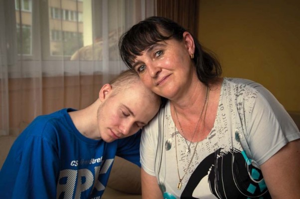 O tym, jak ważne jest takie psychologiczne wsparcie i pewność, że wokół są ludzie, na których można liczyć przekonała się mama Kamila Lemańskiego, który zachorował na białaczkę.   