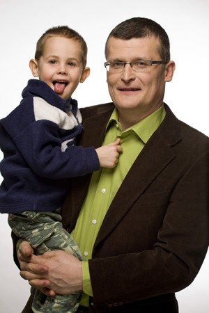 Dr Paweł Grzesiowski z synkiem Jasiem 