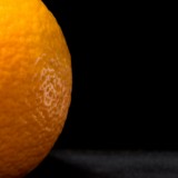 Z cellulitem, czyli tzw. skórką pomarańczową, najlepiej zgłosić się do lekarza medycyny estetycznej lub kosmetologa, który oceni wydolność naczyń żylnych, określi czy mamy otyłość i rozpozna przyczynę powstania cellulitu.     