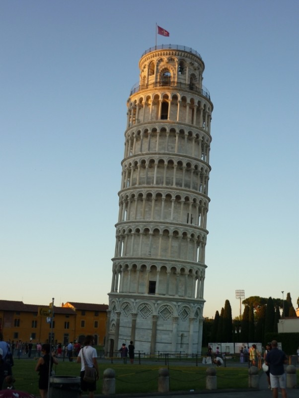 Torre Pendente (Krzywa Wieża) w Pizie.    