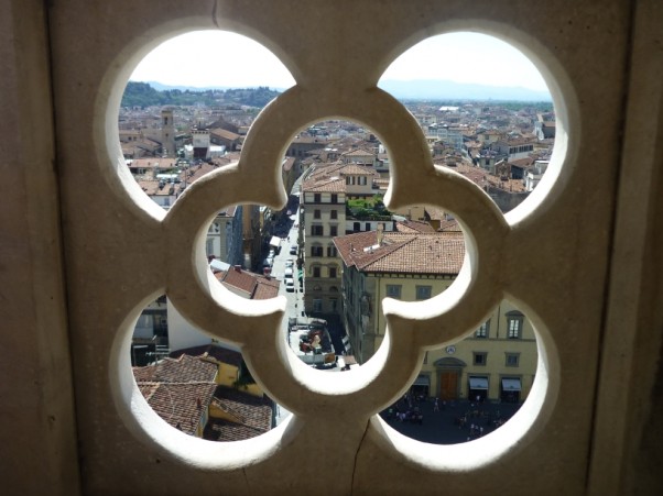 Widok na miasto z wieży dzwonniczej Giotta    