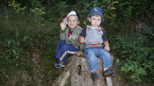 Zdjęcie zgłoszone na konkurs eBobas.pl Dwa moje słoneczka do lasu się wybrały,i tak sobie odpoczywały..:&#41;