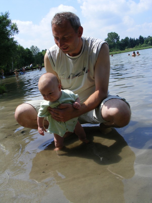 Z tatą:&#41; Nad jeziorem  ok 2 tygodnie temu