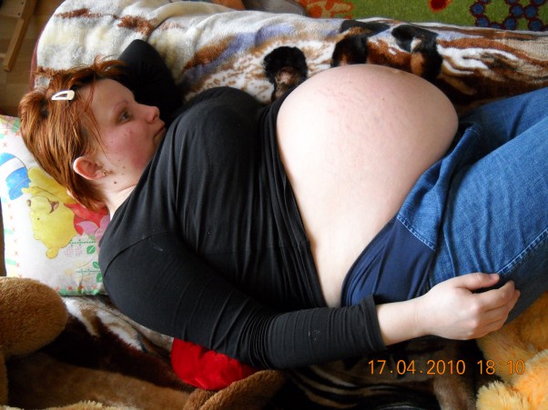 27 dni przed planowanym porodem Swoją drogą już ciężko nawet leżeć.