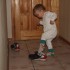 Tomcio upodobał sobie buty starszego brata:&#45;&#41;