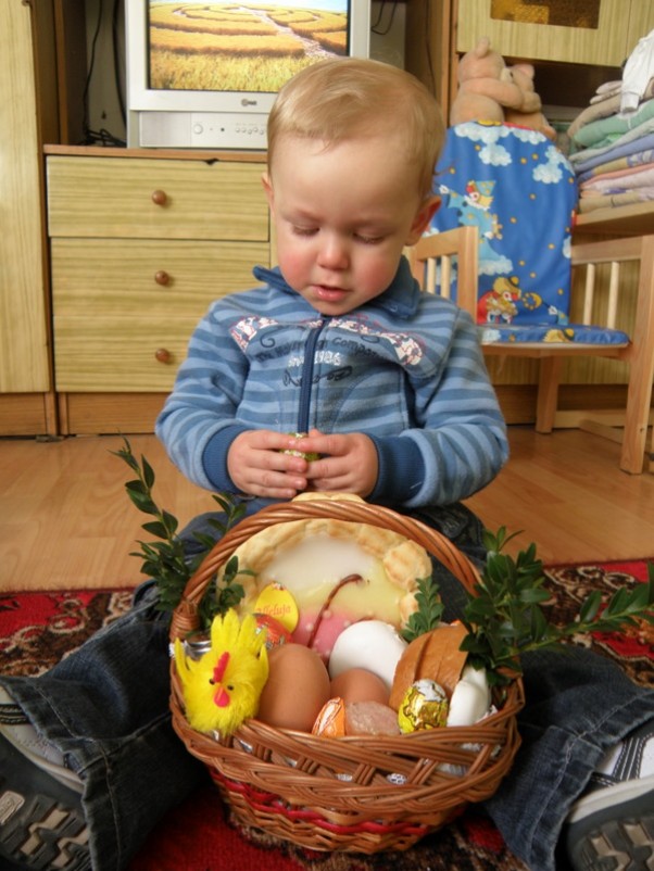 Zdjęcie zgłoszone na konkurs eBobas.pl Dawidek z koszyczkiem:&#41;