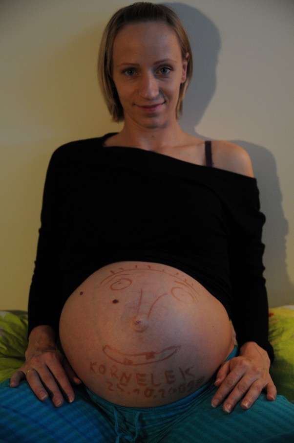 Uśmiech bobasa Kornelek w brzuszku na dwa tygodnie przed porodem :&#41;
