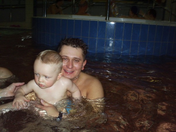 Zdjęcie zgłoszone na konkurs eBobas.pl Z tatą na basenie :&#41;