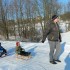 Kamilek i bliźniaki Tomaszek i Piotruś uwielbiają zimowe kuligi.Tatuś ma dużo siły więc chętnie zabiera swoje pociechy na takie saneczkowe, szalone przejażdżki :&#41;