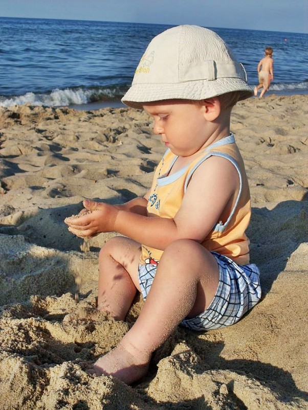 Zdjęcie zgłoszone na konkurs eBobas.pl Kamilek na plaży we Władysławowie :&#41;