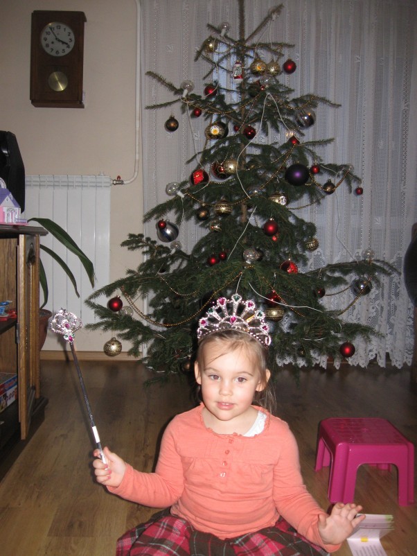 Gwiazdka 2012, yvonta dla Weroniki Kochana moja księżniczko ;&#41; życzę Ci żebyś zawsze była takim radosna i otwarta na świat jak do tej pory a osiągniesz wszystko o czym tylko zamarzysz. 
