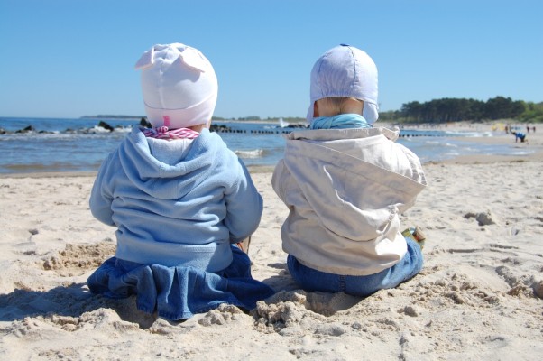 z dziewczyną na plaży 