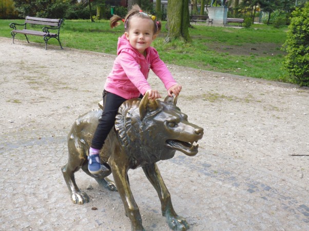 Zdjęcie zgłoszone na konkurs eBobas.pl Dominisia na Wilczku w Starym Zoo Poznań :&#41;