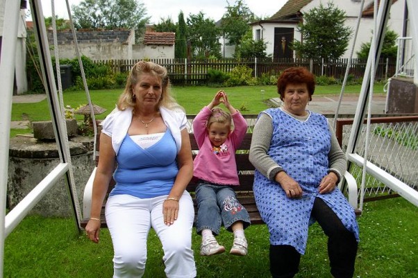 Z babcią Elą i prababcią Marysią. Prababcia,babcia i wnusia :&#41;