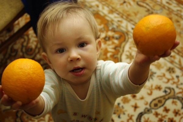 dwie pomarańczki mam dwie pomarańczki mam, którą Ci dam ?? 