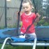 Radosne chwile w czasie zabawy na trampolinie
