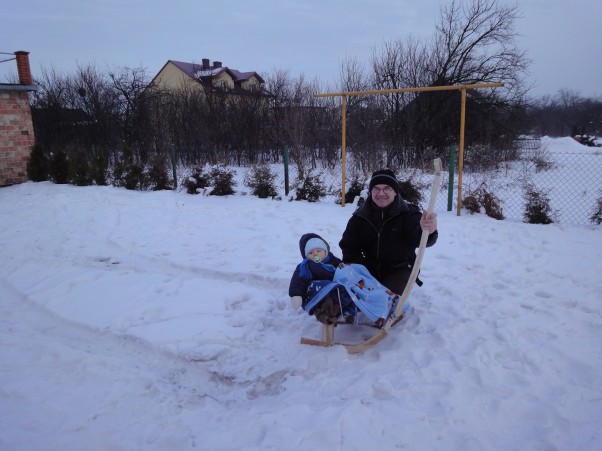 Zdjęcie zgłoszone na konkurs eBobas.pl z dziadkiem na sankach:&#41;