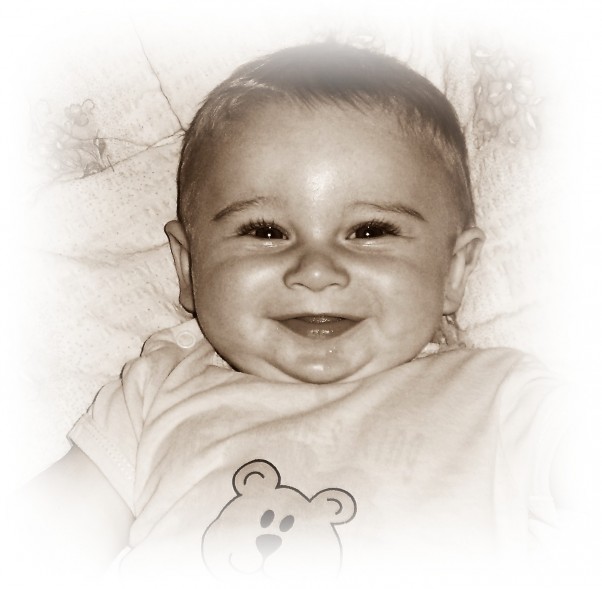 Zdjęcie zgłoszone na konkurs eBobas.pl ...uśmiech dziecka jest jak słońce...;&#41;&#41;