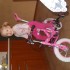 Milenka w wielu 2 latek świetnie radziła sobie z nauką jazdy na rowerku :&#41; Teraz gdy ma 3 latka idzie jej to coraz lepiej :&#41;