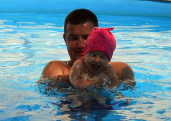 Zdjęcie zgłoszone na konkurs eBobas.pl jak szaleństwa na basenie to TYLKO Z TATĄ