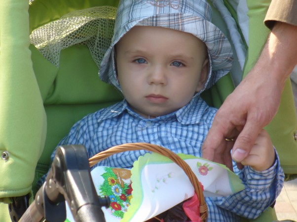 Pierwsze święta wielkanocne Maciusia !  Obowiązki świąteczne jednak męczą.... a do tego jeszcze zamieszanie , bo właśnie kończę roczek :&#45;&#41; 