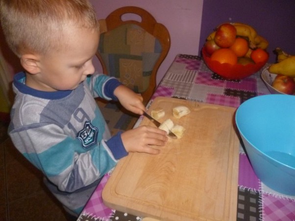 Zdjęcie zgłoszone na konkurs eBobas.pl Samodzielnie przyrządzam sałatkę owocową :&#41;