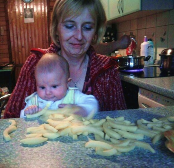 Zdjęcie zgłoszone na konkurs eBobas.pl Frytki z babcią chętnie robię bo i pojem przy tym sobie:&#41; 