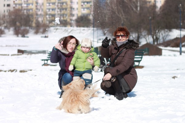 Zimowe szleństwa trzech pokoleń Współczuję fotografowi ;&#41;