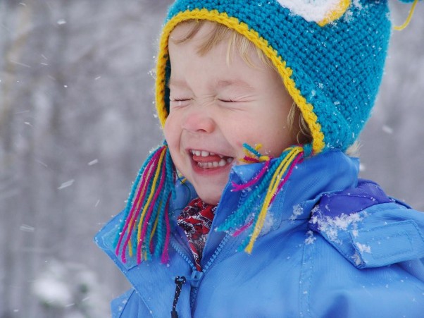 Śnieżka na nosku Pierwsze wyjście na śnieg... Maja zachwycała się uczuciem topniejących śnieżek na twarzy :&#41;