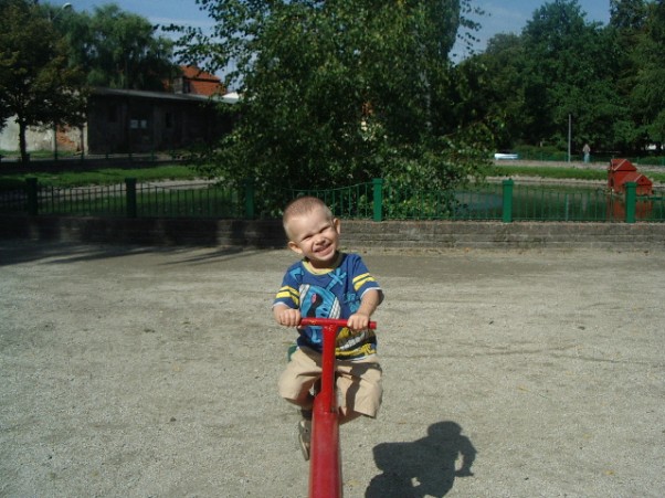 Zdjęcie zgłoszone na konkurs eBobas.pl Uśmiech radosnego dziecka sprawia że inni stają się radośni :&#41;