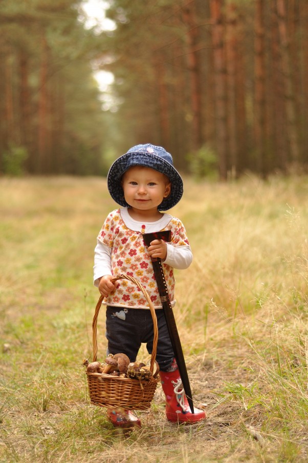 Grzybiorek Idziemy w las!\nGrzybobrania nadszedł czas.\nZuzia to GRZYBIOREK kochany, nasz mały\nDo zbierania smacznych grzybów doskonały :&#41;\n