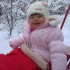 Dużo śniegu wkoło i dużo radości.  Delikatny mrozik namalował Emilce piękne rumieńce:&#41;