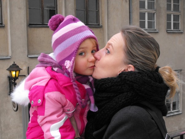 Zdjęcie zgłoszone na konkurs eBobas.pl Zimno nam nie straszne gdy mamy ochotę na buziaki&#45; przytulaki :D