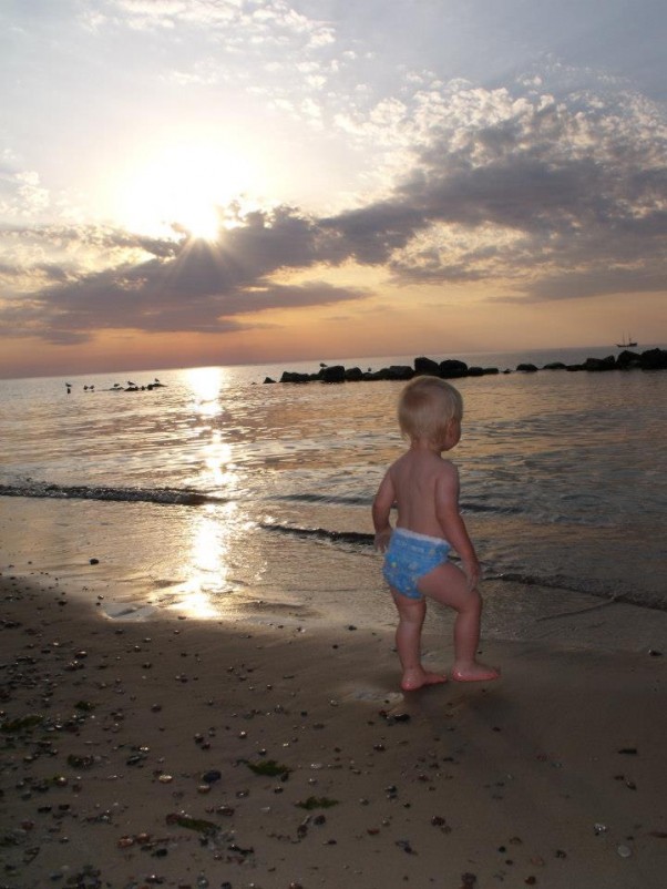 Zdjęcie zgłoszone na konkurs eBobas.pl Plaża o zachodzie słońca :&#45;&#41;