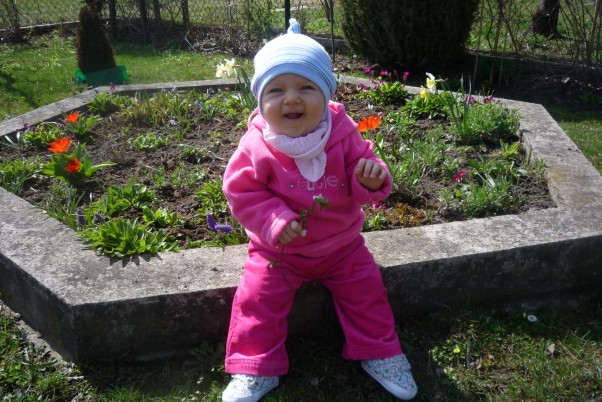 Zdjęcie zgłoszone na konkurs eBobas.pl Natalka uwielbia wiosnę