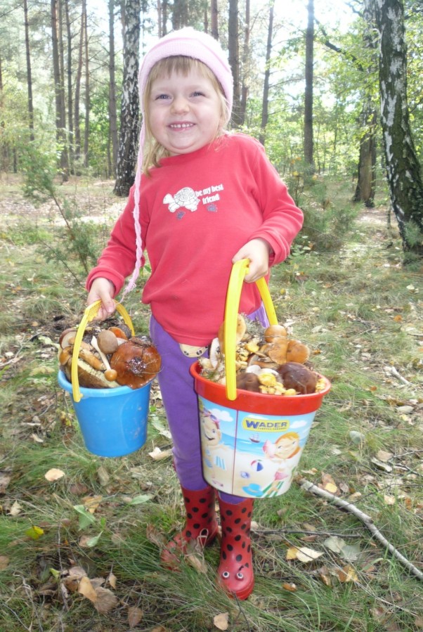 Zdjęcie zgłoszone na konkurs eBobas.pl Dźwigając dary jesieni...