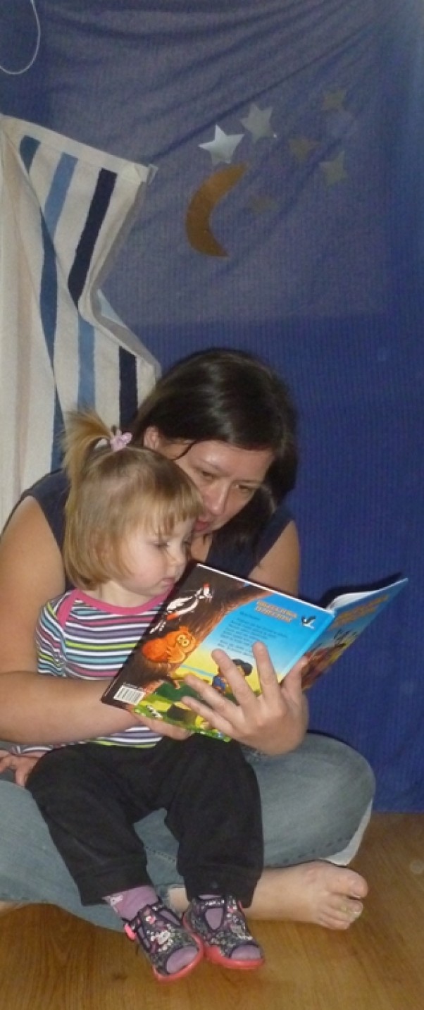 Czytanie to świetny sposób na nudę. Czytanie z mamą&#45;sposób na nudę,sposób na życie.