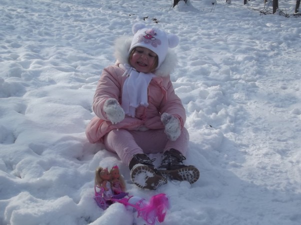 Zima Zimowo&#45;bajkowe odkrycia zabaw na śniegu.