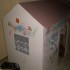 moja córka okleja i maluje ten domek samodzielnie a ma dopiero 3 latka. arcydzieło na miarę wieku. maluje na zewnątrz i wewnątrz.jest bardzo samodzielna i twórcza. jestem z niej dumna.