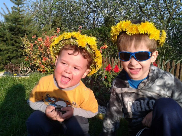 Wiosenne chłopaki!!! Kacper i Eryk\nNam też ładnie w wiankach!