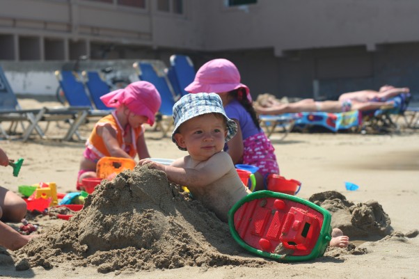 Zdjęcie zgłoszone na konkurs eBobas.pl zamki z piasku buduje i dobrze się czuję :&#41;