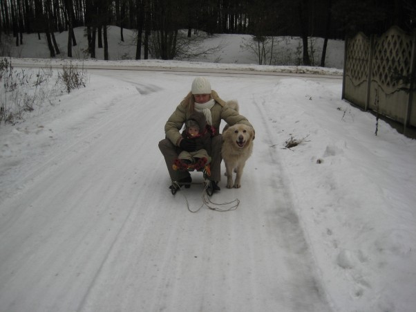 Na tropie Świętego Mikołaja Kubuś z pomocą mamy i psa tropiciela Maksa szukają Świętego Mikołaja pośród wigilijnych śniegów!
