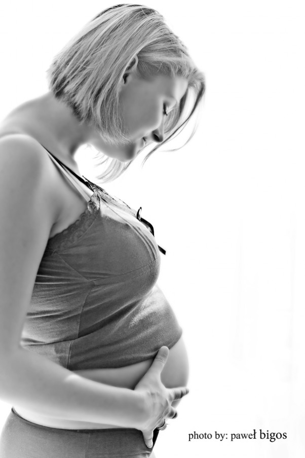W oczekiwaniu na Mikołaja:&#41; Zdjęcie zostało wykonane przez mojego męża 2 msc. temu. Przedstawia mój brzuszek w 6 msc. ciąży.