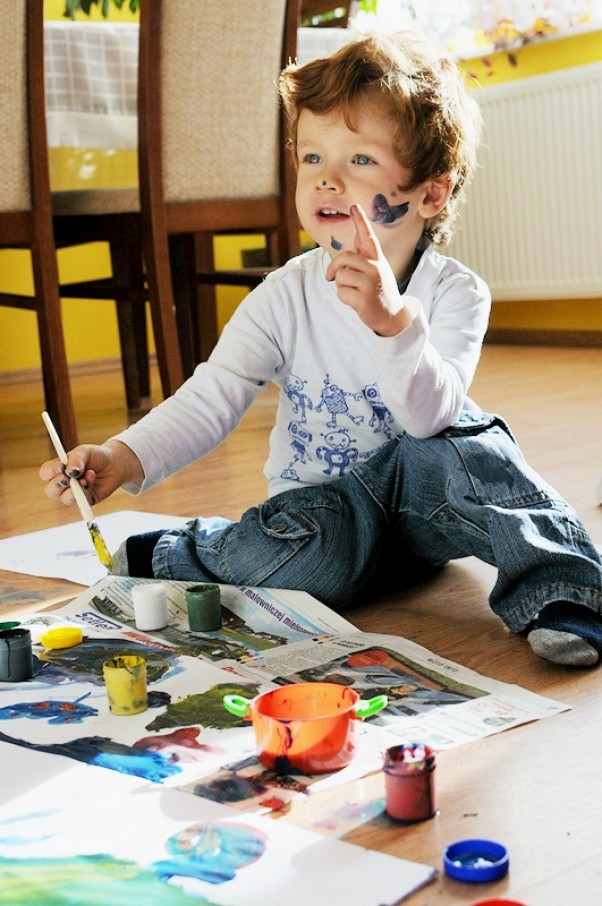 ... bo sztuka to Picasso &#45; Ksawcio Picasso! Dziecko potrafi czyli jak Ksawcio poznaje smak sztuki, obcuje z nią wraz z pędzlem i farbami! 