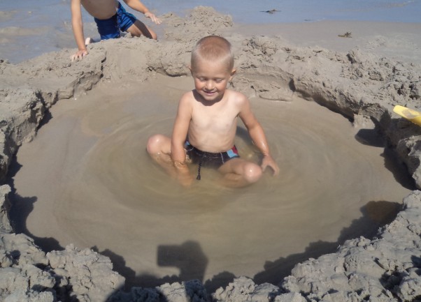 Zdjęcie zgłoszone na konkurs eBobas.pl Wszyscy kąpią sie w morzu a ja mam swój mały, prywatny basenik :&#41;