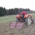 Wiosna nadeszła, a wraz z nią czas na prace w polu, nasz mały, dzielny traktorzysta bardzo chętnie pomaga tatusiowi w pracy, mając przy tym dużo frajdy, zabawy, radości a zarazem nauki:&#41;